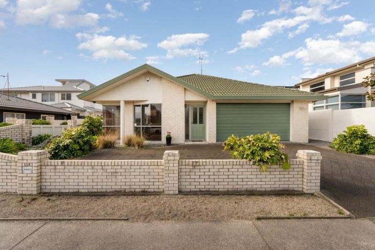 Photo of property in 13a Oceanbeach Road, Mount Maunganui, 3116