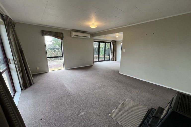 Photo of property in 2 Rata Street, Tokomaru, Palmerston North, 4474
