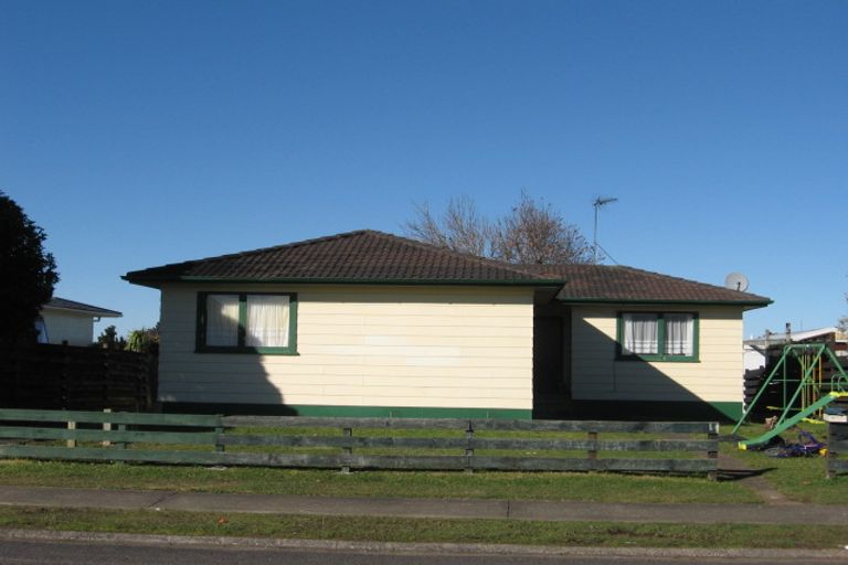 Photo of property in 13 Gambare Place, Wattle Downs, Auckland, 2103