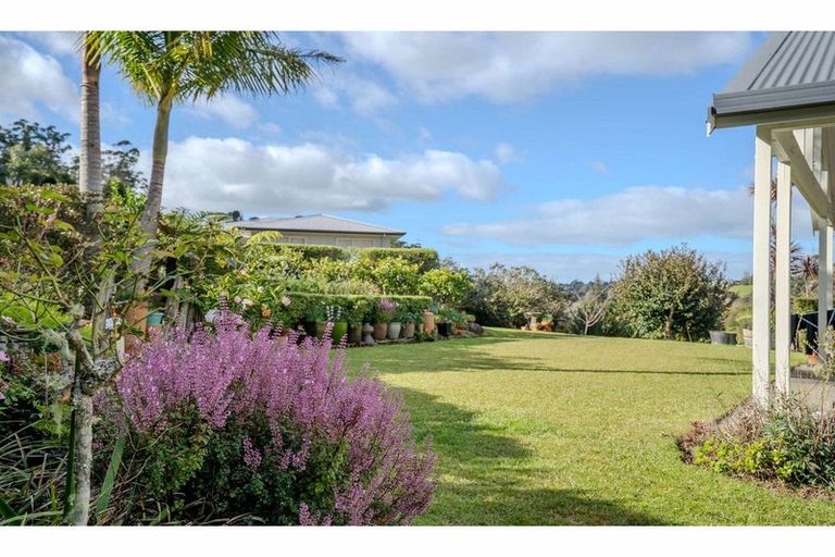 Photo of property in 17 Alderton Drive, Kerikeri, 0230