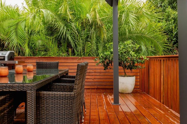 Photo of property in 8b Resolution Road, Welcome Bay, Tauranga, 3112