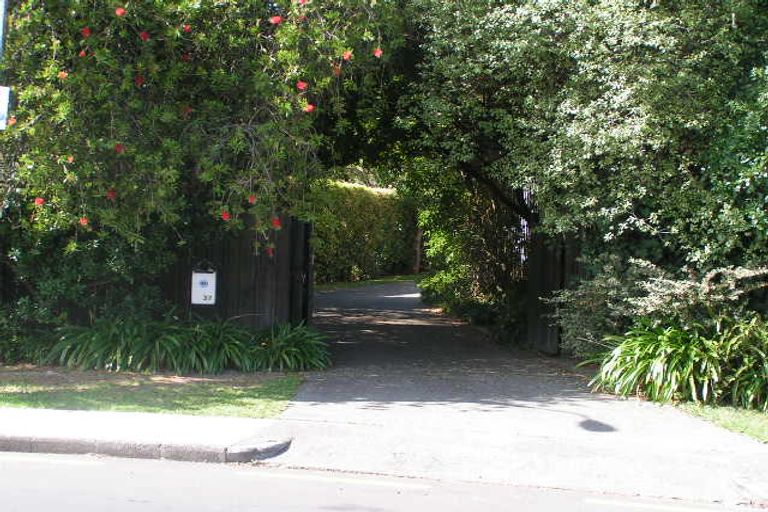 Photo of property in 37 Seine Road, Forrest Hill, Auckland, 0620
