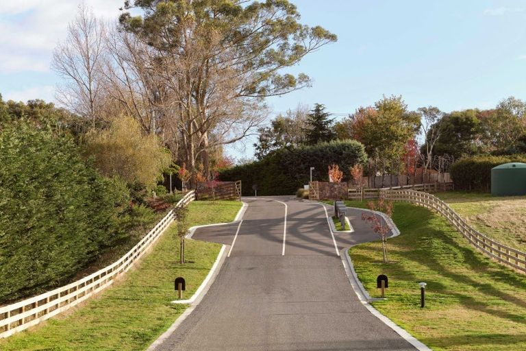 Photo of property in 24 Willow Lane, Acacia Bay, 3385