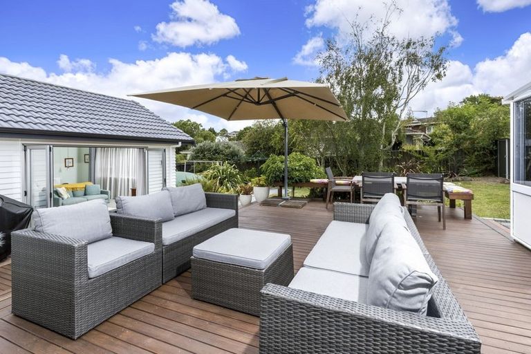 Photo of property in 80 Weatherly Road, Torbay, Auckland, 0630