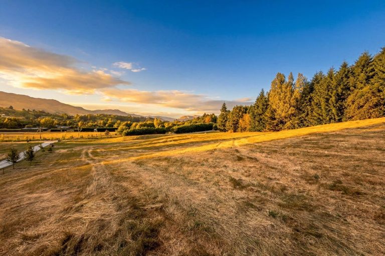 Photo of property in 26 Fitzpatrick Road, Dalefield, Queenstown, 9371