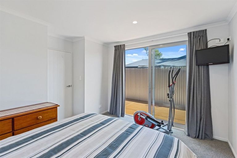 Photo of property in 8 Woodgrove Avenue, North New Brighton, Christchurch, 8083