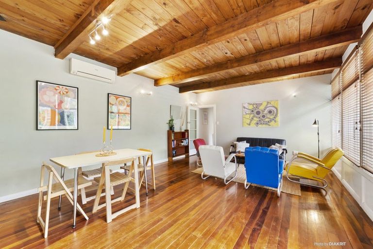 Photo of property in 335 Ohiro Road, Brooklyn, Wellington, 6021