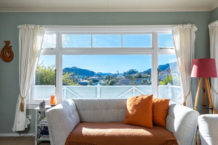 Photo of property in 9 Lincoln Street, Picton, 7220