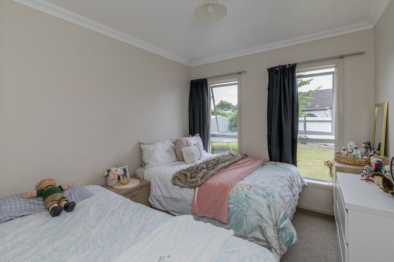 Photo of property in 6 Windsor Place, Levin, 5510