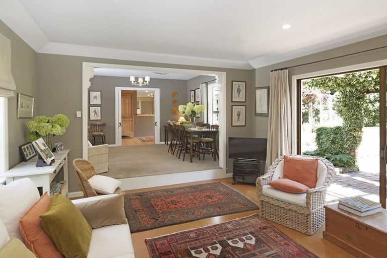 Photo of property in 87 Avonhead Road, Avonhead, Christchurch, 8042