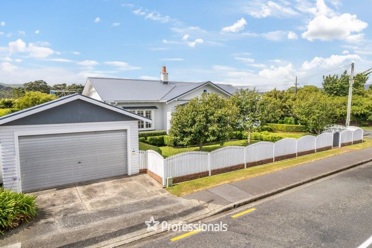 Photo of property in 2 Ropata Crescent, Boulcott, Lower Hutt, 5010