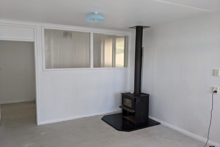 Photo of property in 9 Temuera Street, Otaki, 5512