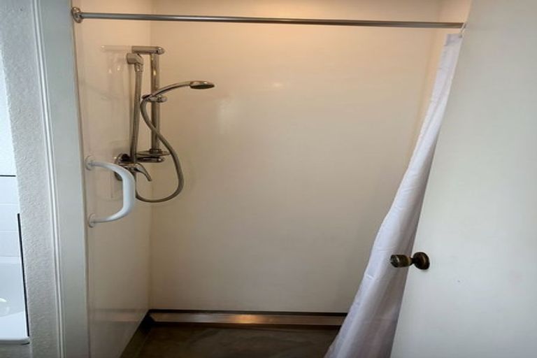 Photo of property in 1/7 Delaware Crescent, Russley, Christchurch, 8042