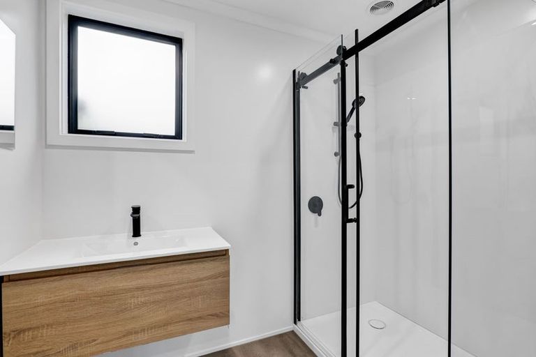 Photo of property in 115 Mangorei Road, Merrilands, New Plymouth, 4312