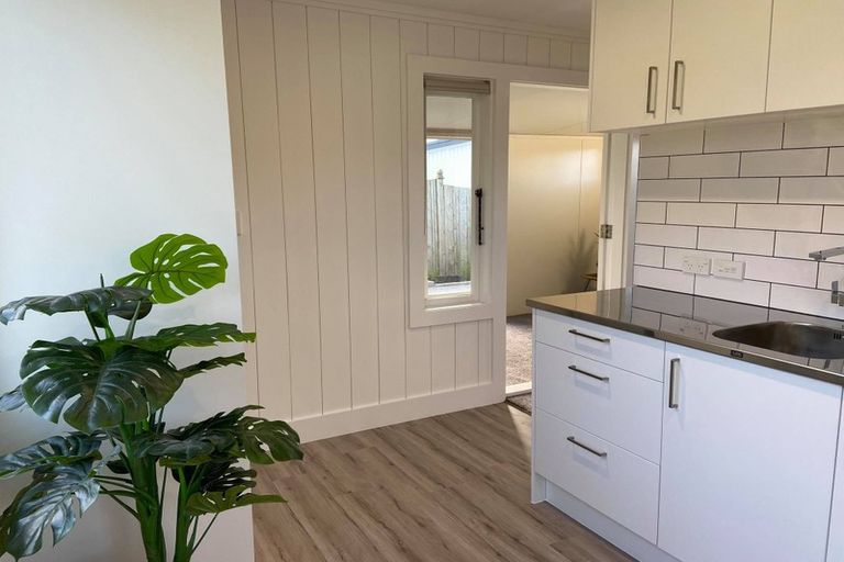 Photo of property in 8 Le Roy Terrace, Birkenhead, Auckland, 0626