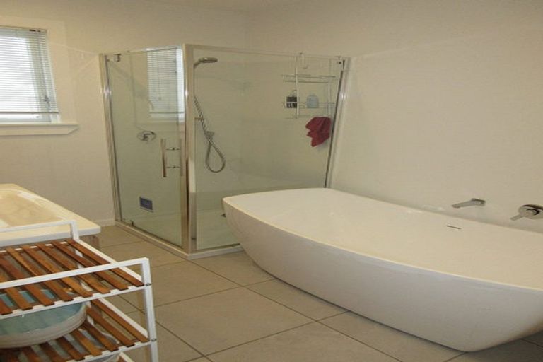 Photo of property in 10 Stanley Street, Berhampore, Wellington, 6023