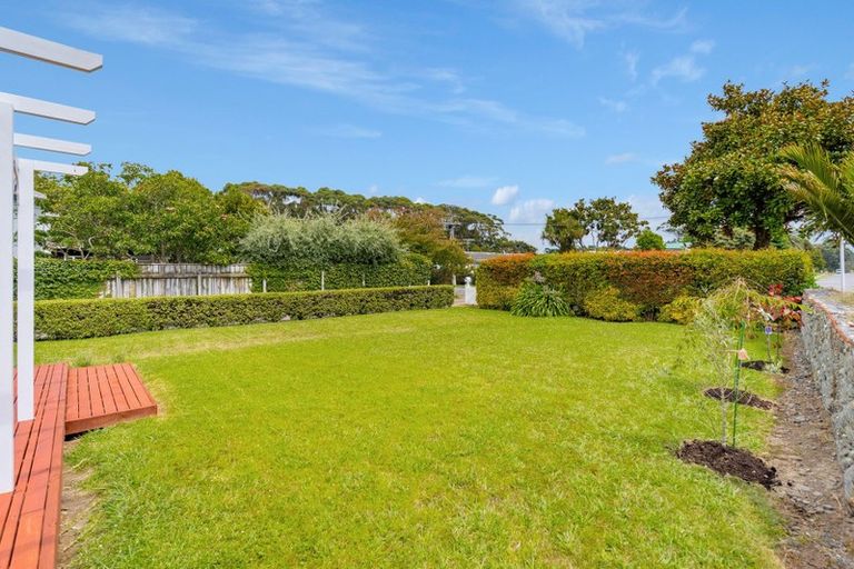 Photo of property in 23 Greenaway Road, Waikanae, 5036