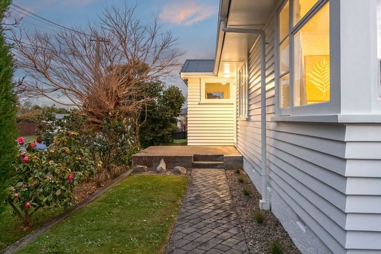 Photo of property in 4 Lucienne Place, Hillsborough, Christchurch, 8022