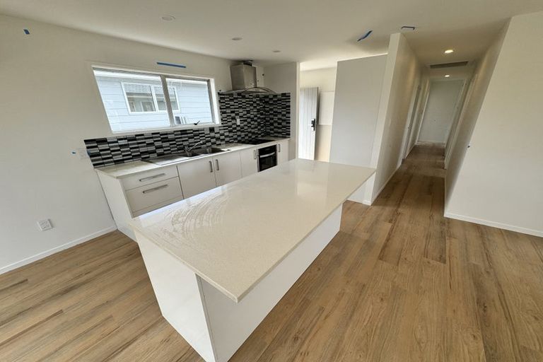 Photo of property in 58c Cedar Heights Avenue, Massey, Auckland, 0614