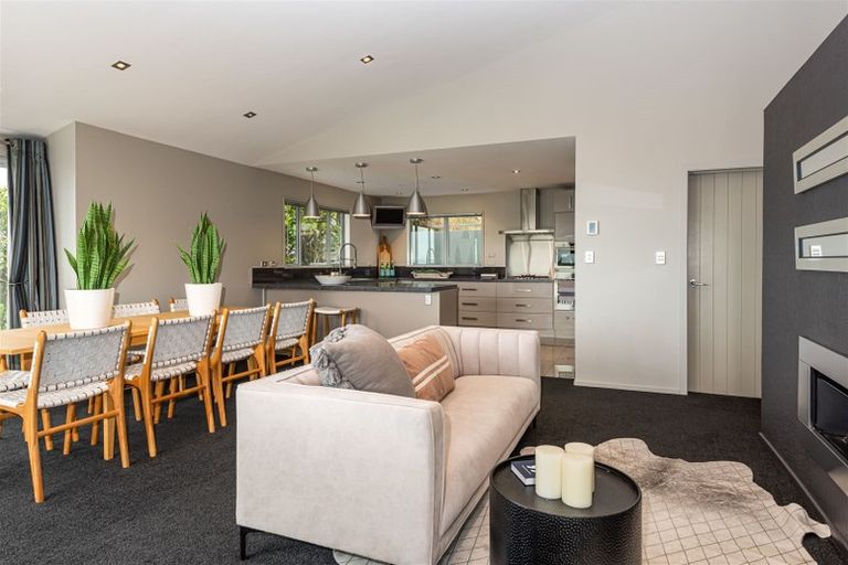 Photo of property in 12 Mandalay Lane, Redcliffs, Christchurch, 8081