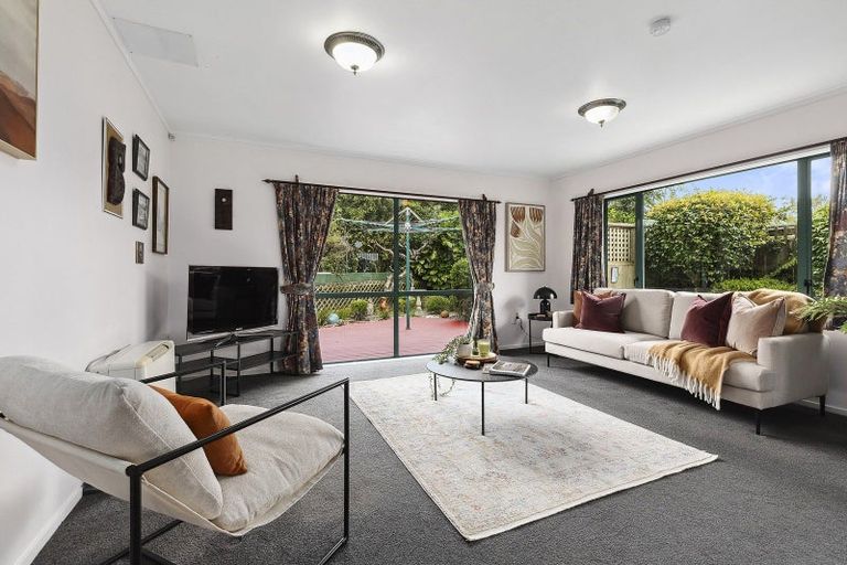 Photo of property in 38 Landsdowne Terrace, Karori, Wellington, 6012