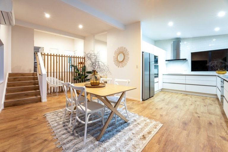 Photo of property in 11 Lannan Road, Surfdale, Waiheke Island, 1081