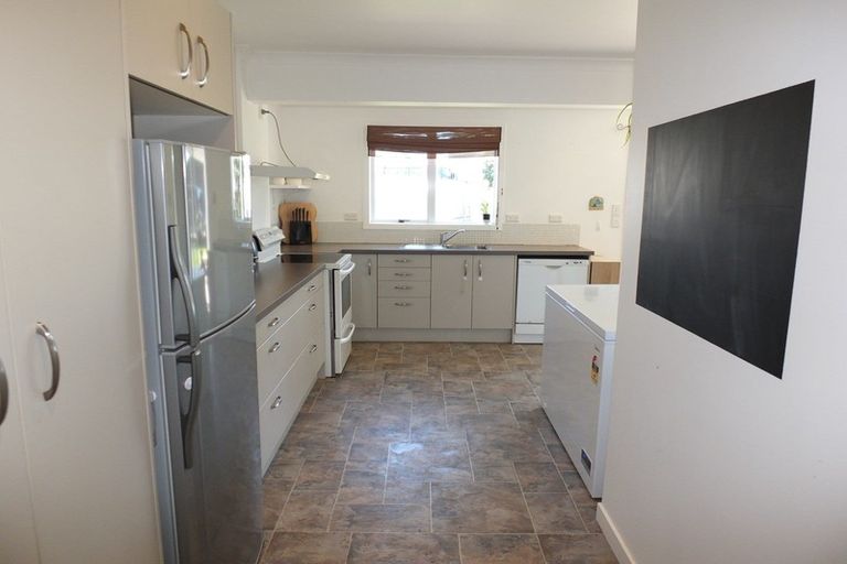 Photo of property in 14 Brown Terrace, Foxton Beach, Foxton, 4815