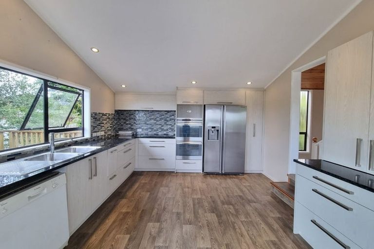 Photo of property in 28a Longburn Road, Henderson, Auckland, 0610