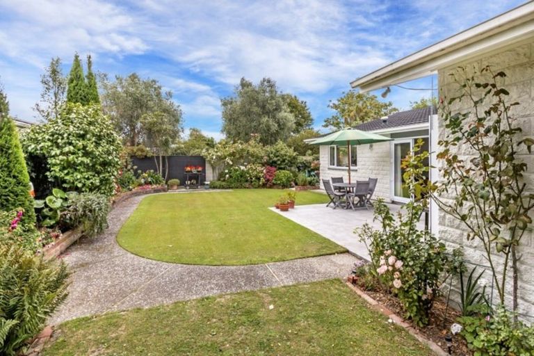 Photo of property in 11 Hanover Place, Ilam, Christchurch, 8041