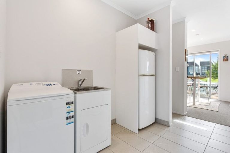 Photo of property in 21 Rangihina Road, Hobsonville, Auckland, 0616