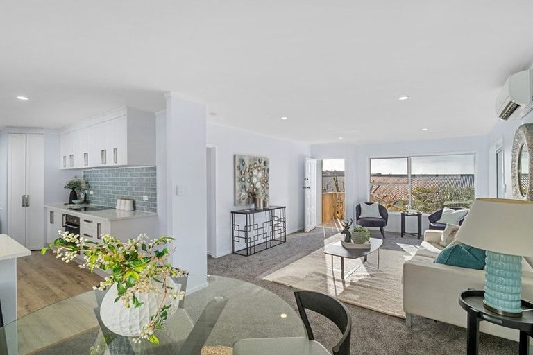 Photo of property in 2/38 Mountbatten Avenue, Hillcrest, Auckland, 0627