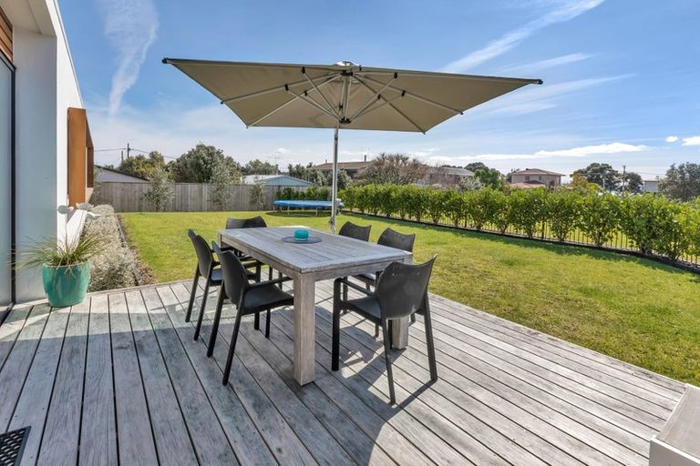 Photo of property in 19 Finch Street, One Tree Point, 0118