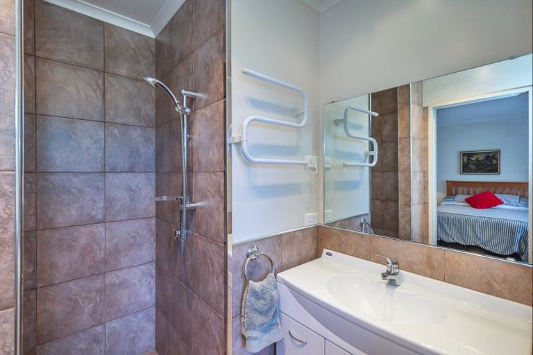 Photo of property in 68 Mako Mako Road, Levin, 5510