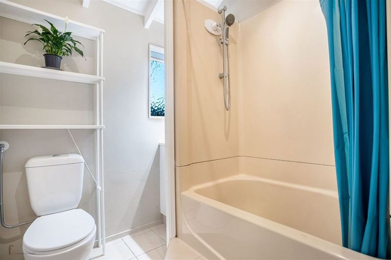 Photo of property in 8/89a Royal Road, Massey, Auckland, 0614