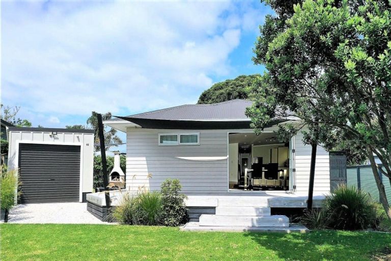 Photo of property in 44 Dolphin Drive, Whiritoa, Whangamata, 3691