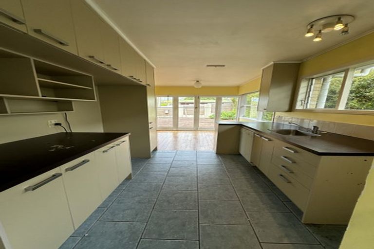 Photo of property in 1 Matipo Road, Mairangi Bay, Auckland, 0630