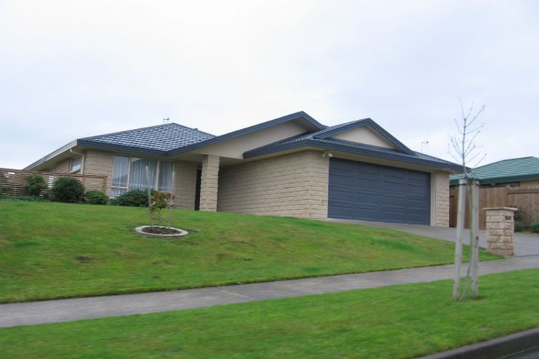 Photo of property in 23 Logan Way, Kelvin Grove, Palmerston North, 4414