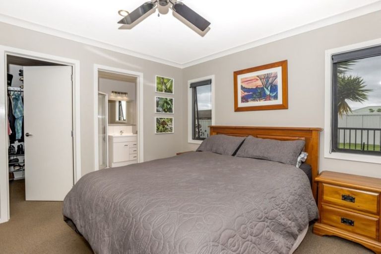 Photo of property in 7 Pohutukawa Grove, Lytton West, Gisborne, 4010