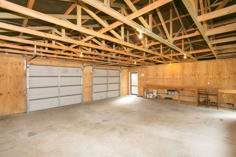 Photo of property in 581 Waitara Road, Huirangi, New Plymouth, 4373