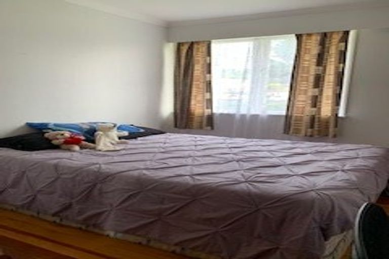 Photo of property in 60 Tremewan Street, Tawa, Wellington, 5028