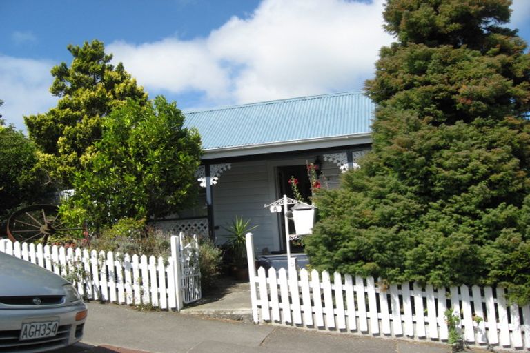 Photo of property in 8 Cornwall Road, Lyttelton, 8082