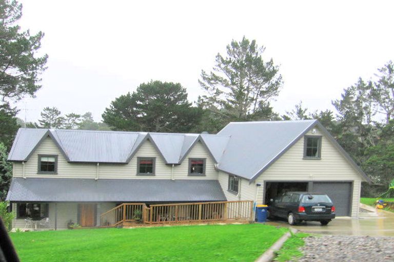 Photo of property in 16 Bernard Magnus Lane, Greenhithe, Auckland, 0632