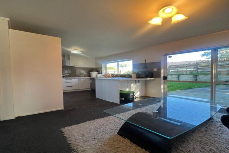 Photo of property in 1/3 Eulogy Place, Randwick Park, Auckland, 2105