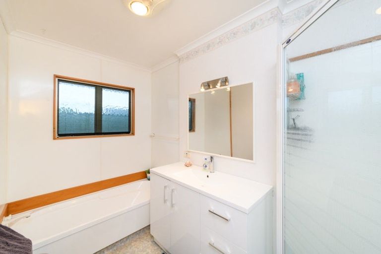 Photo of property in 9 Edgecombe Court, Roslyn, Palmerston North, 4414