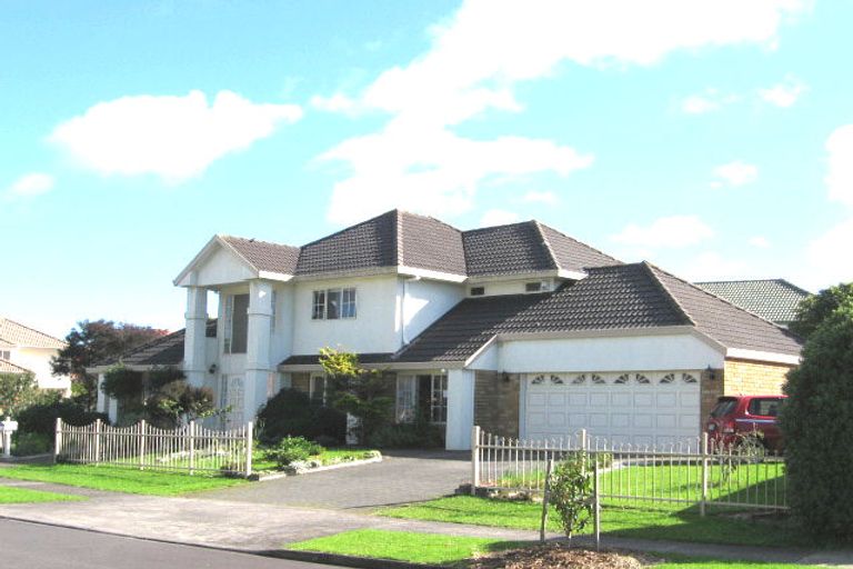 Photo of property in 3 Sandalwood Place, Somerville, Auckland, 2014
