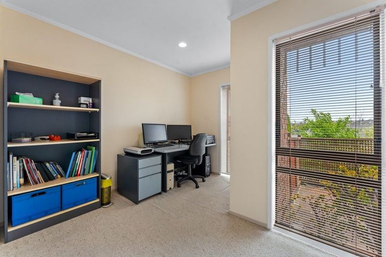 Photo of property in 81 Kennedy Avenue, Forrest Hill, Auckland, 0620