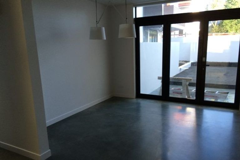 Photo of property in 76 Brougham Street, Mount Victoria, Wellington, 6011