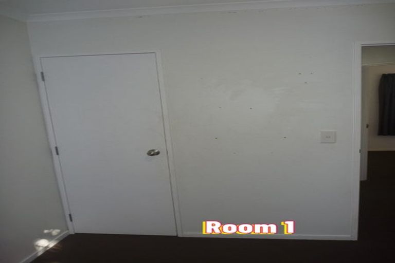 Photo of property in 3 Barrys Road, Glendene, Auckland, 0602