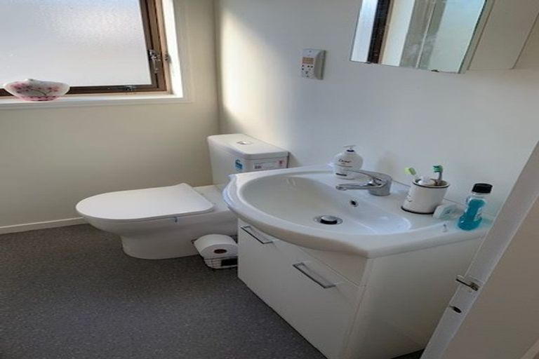 Photo of property in 3/49 Apu Crescent, Lyall Bay, Wellington, 6022