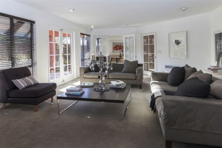 Photo of property in 100a Fendalton Road, Fendalton, Christchurch, 8014